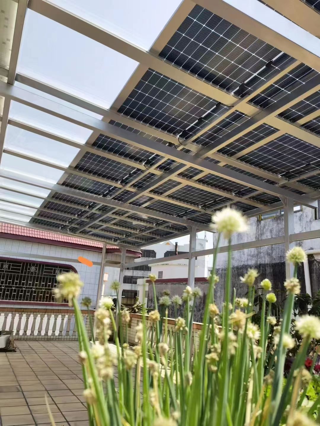 平湖别墅家用屋顶太阳能发电系统安装